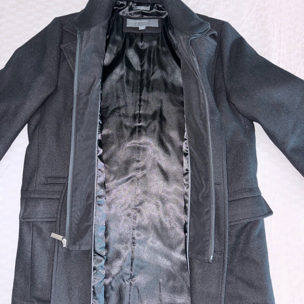 Men's Black Wool Blend Coat Perry Ellis Portfolio Size Medium. Very sharp look - Picture 2 of 4